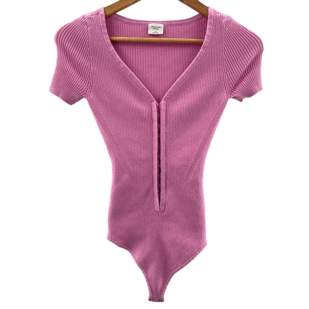 Abercrombie & Fitch Ribbed Deep V-Neck Hook Closure Bodysuit Pink Size Small